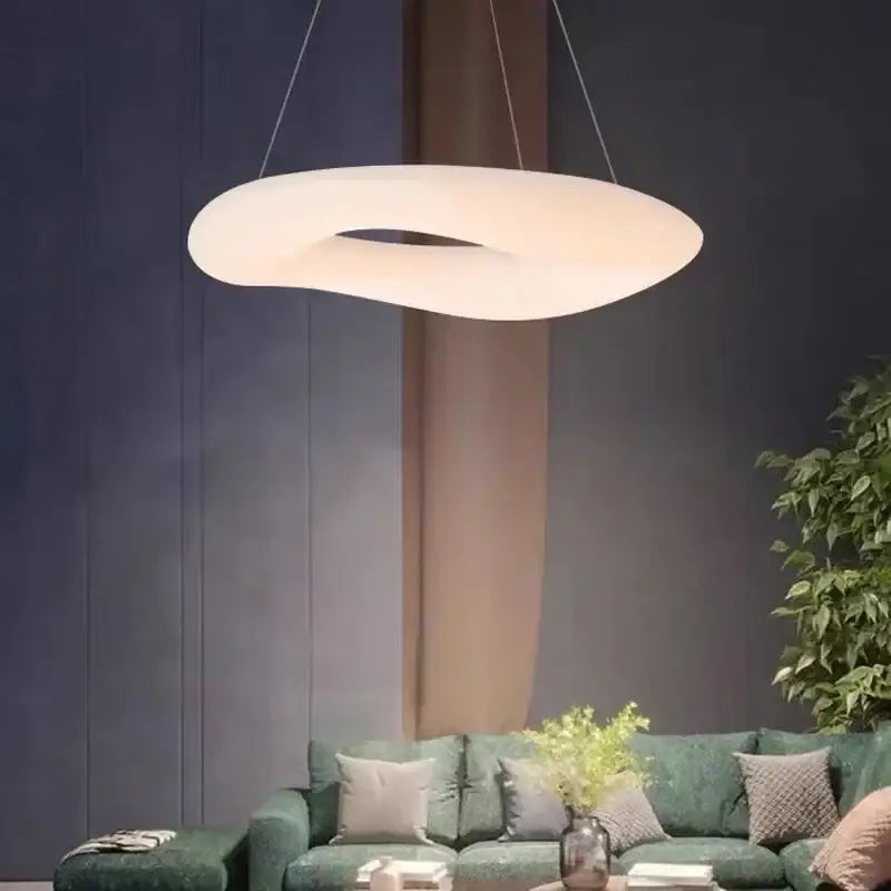 Suspension LED blanche design organique forme ovale ajourée moderne


