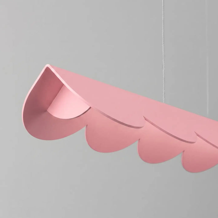 Suspension BISCUIT rose allumée, détail des festons