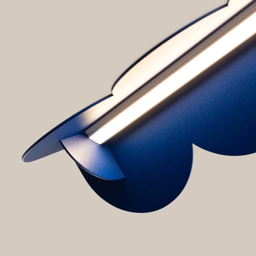 Suspension BISCUIT outremer allumée, bandeau LED
