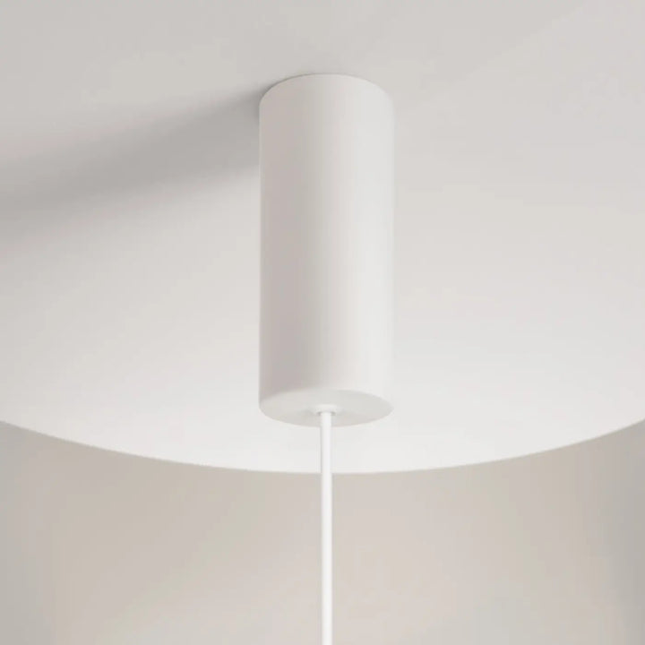 Suspension led reflex blanc cylindrique minimaliste en lumière chaude pour éclairage moderne au plafond