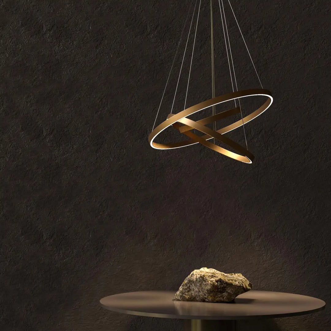 Suspension led rim trois anneaux en métal doré moderne avec anneaux circulaires entrelacés suspendue par câbles fins
