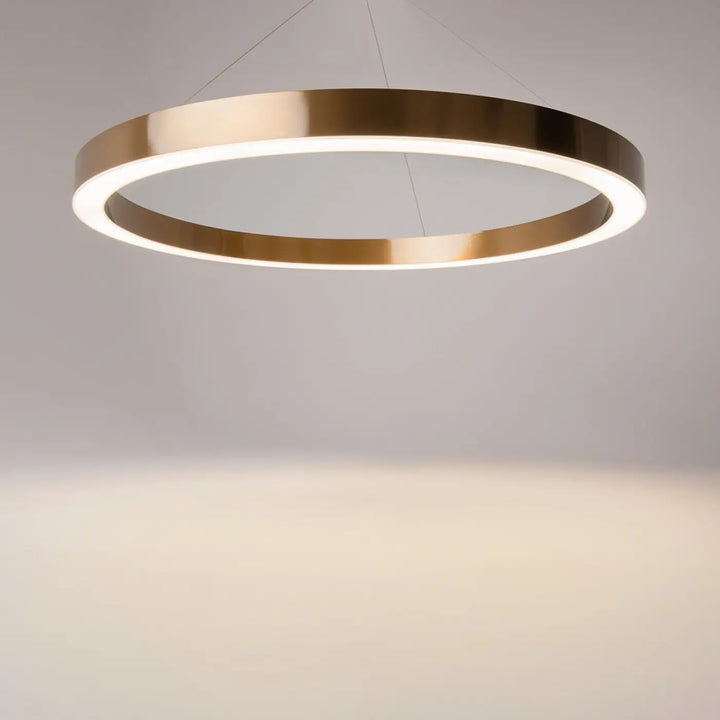 Suspension led circulaire finition dorée anneau doré avec cadre métallique moderne et éclairage led intégré blanc chaud
