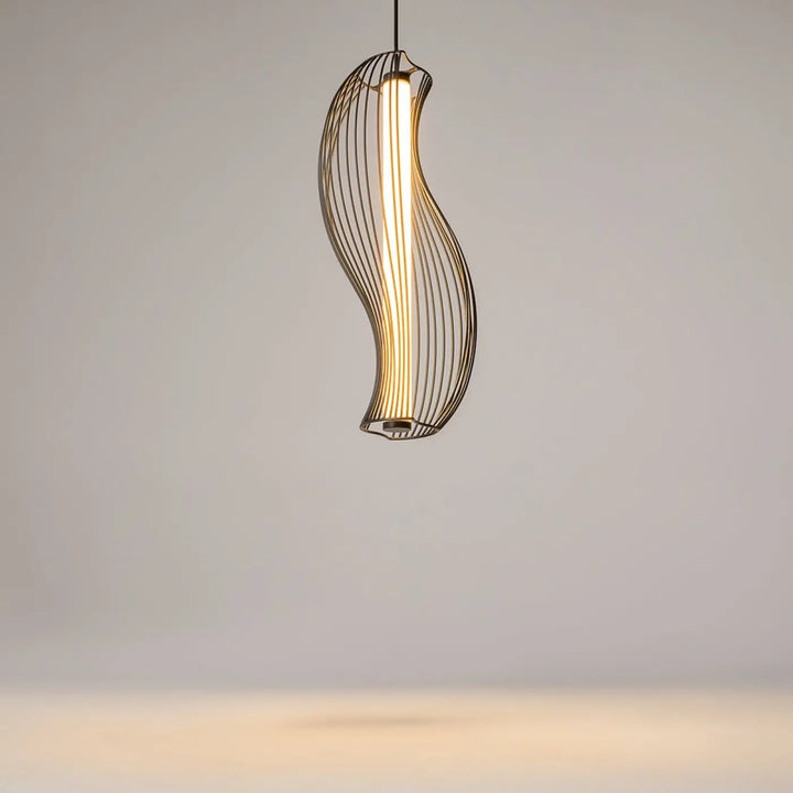 Suspension luminaire shadows of the past en filaire noir sculptural avec tube lumineux led ondulé intégré