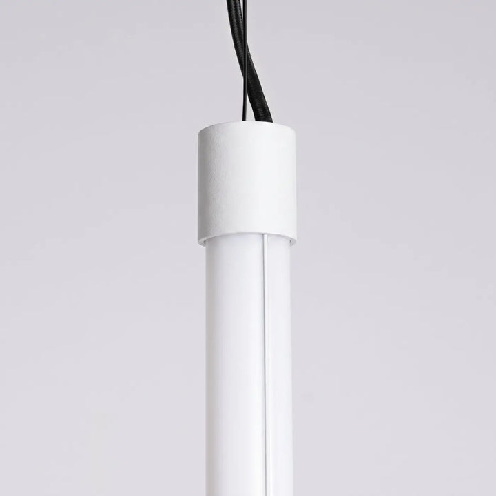 Suspension tube TRANG blanc détail de l'embout