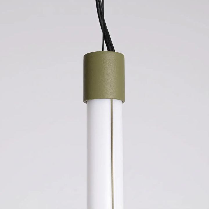 Suspension tube TRANG vert olive détail de l'embout