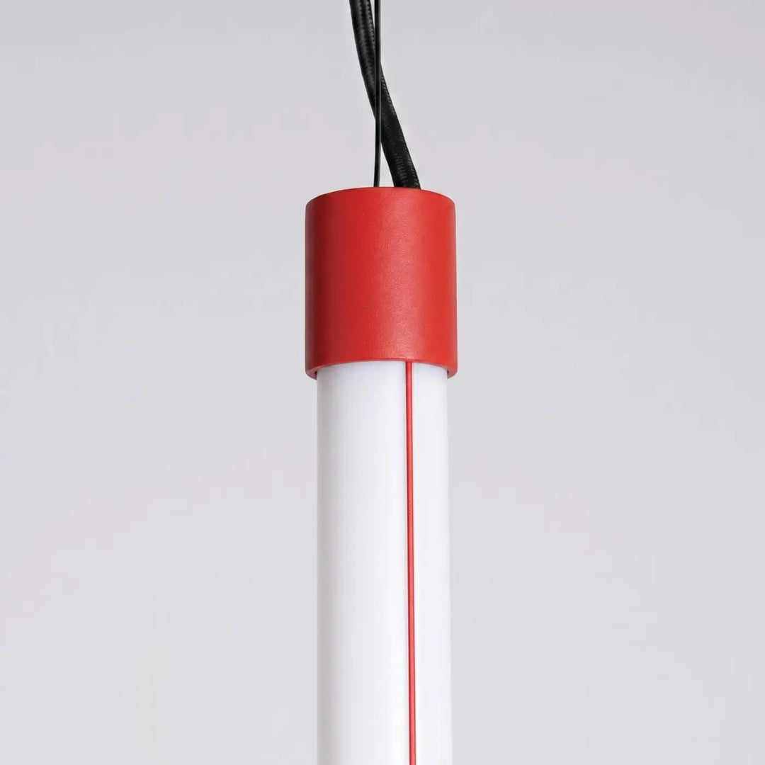 Suspension tube TRANG rouge détail de l'embout