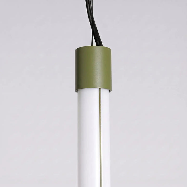 Suspension tube TRANG vert olive détail de l'embout