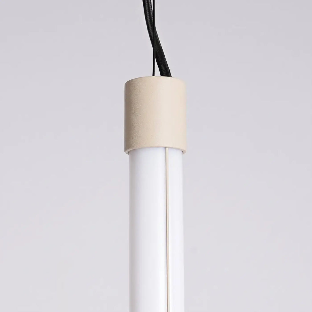 Suspension tube TRANG beige détail de l'embout