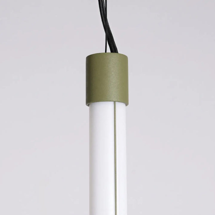 Suspension tube TRANG vert olive détail de l'embout