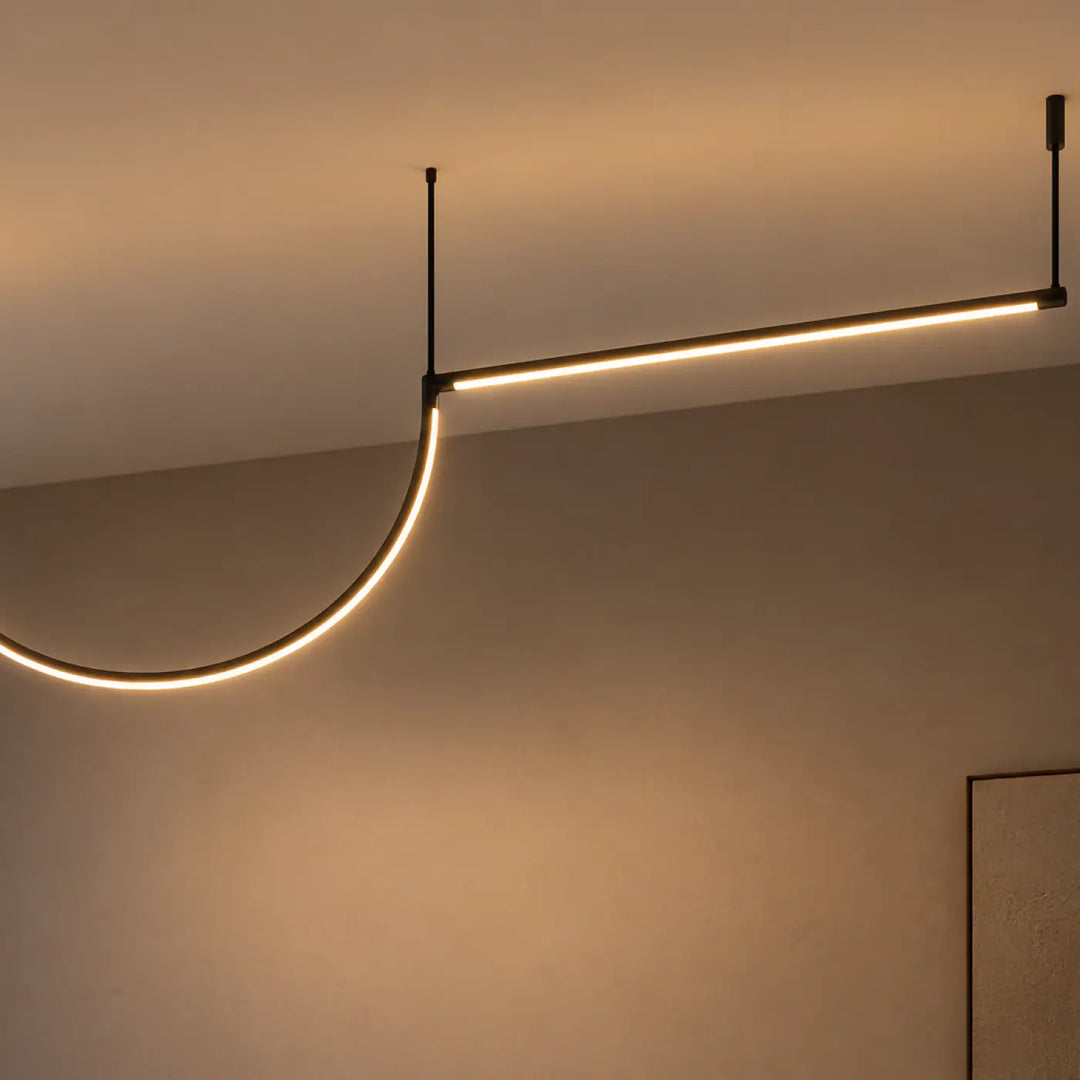 Suspension tubs modular led en aluminium noir avec mini rosace encastrée et éclairage chaud incurvé moderne