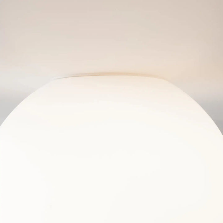 Suspension luminaire twins avec abat-jour en verre dépoli blanc minimaliste pour suspension led au-dessus d’une table trois globes