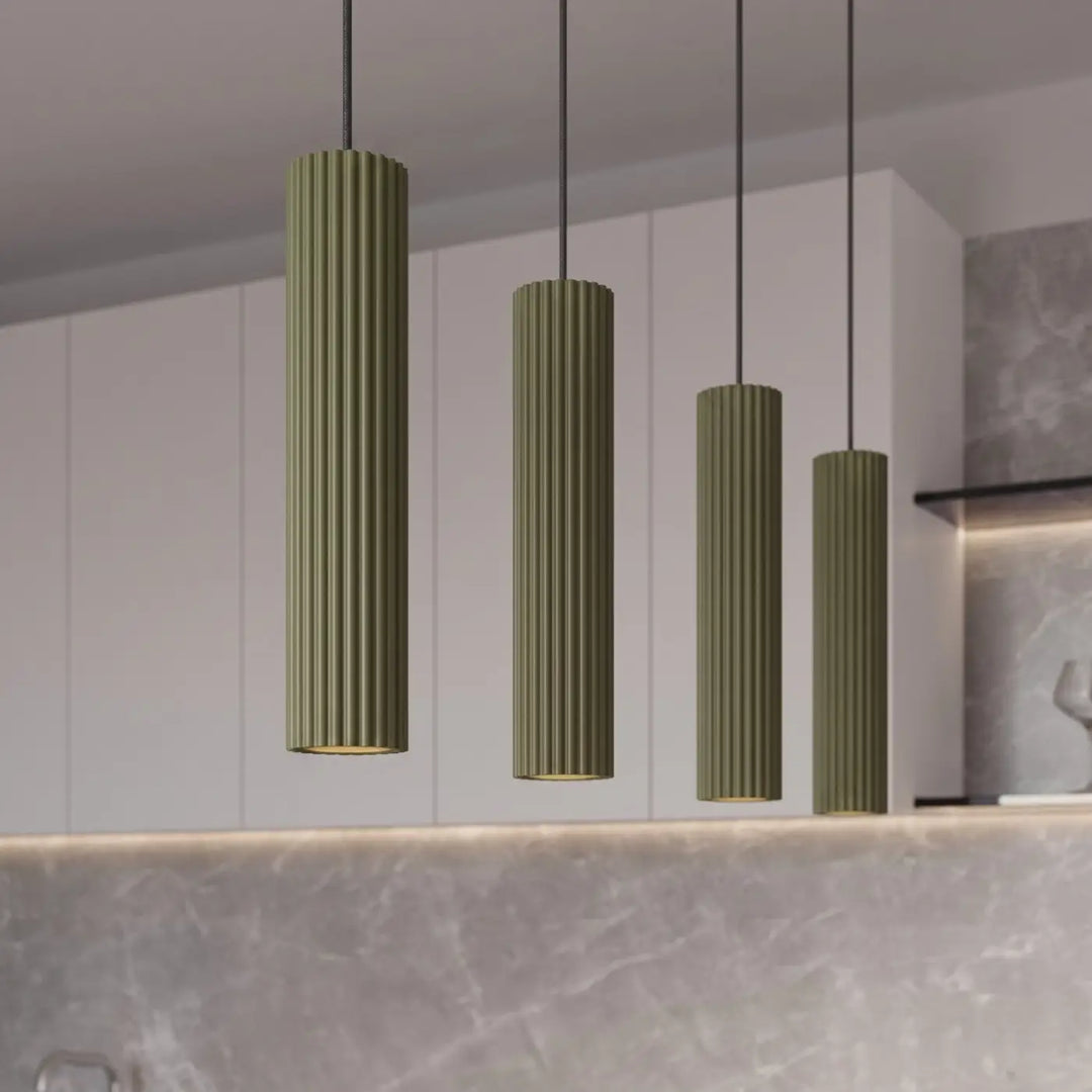 Suspension Karbon vert olive en ligne à cylindres nervurés, allumée