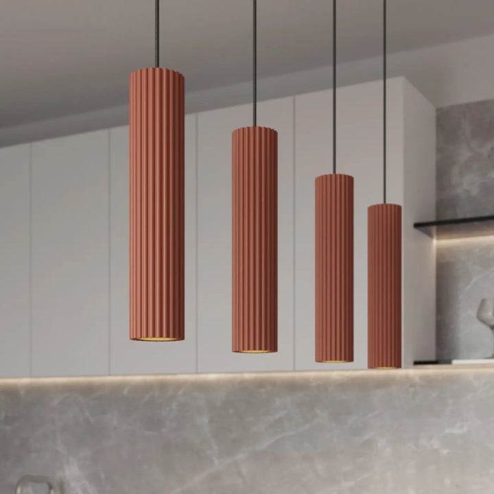 Suspension Karbon ocre rouge en ligne à cylindres nervurés, allumée
