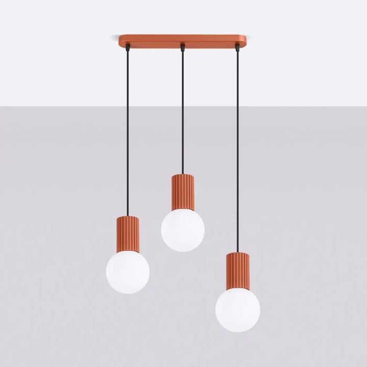 Suspension Halo ocre rouge en ligne à globes opalins, éteinte