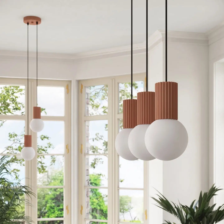Suspension Luminaire moka allumée, vue rapprochée