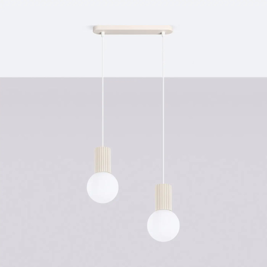 Suspension Luminaire beige éteinte, vue rapprochée