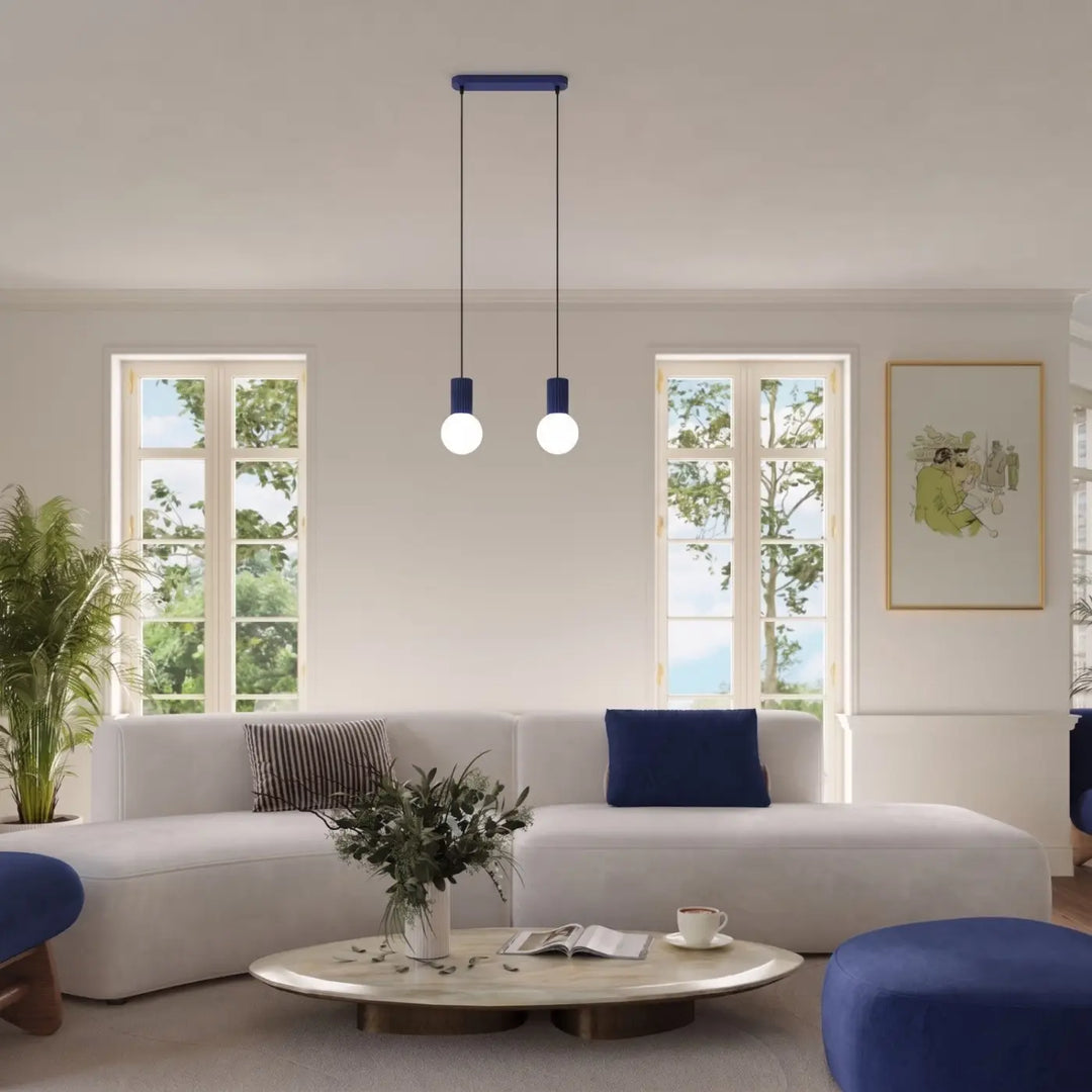 Suspension Luminaire outremer dans un intérieur contemporain