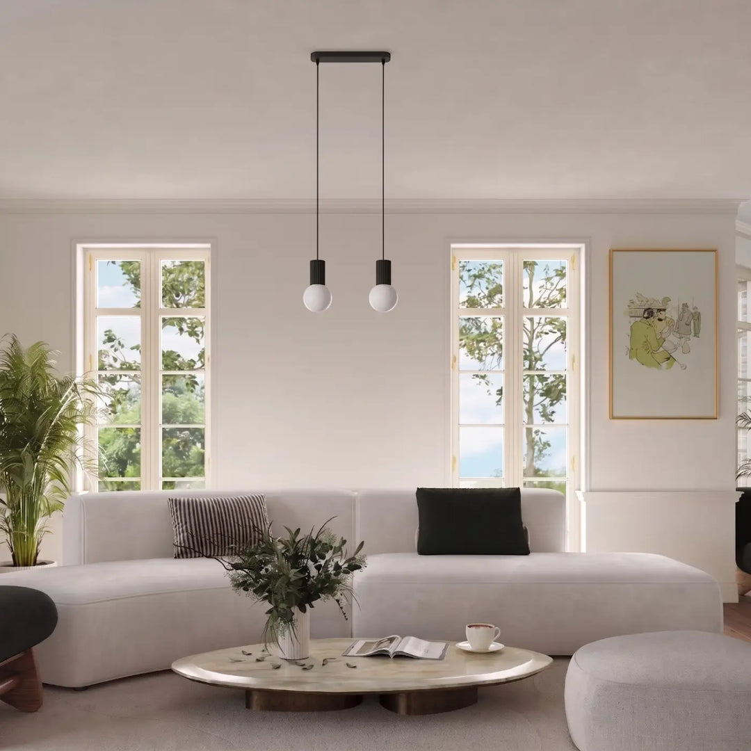 Suspension Luminaire noir dans un intérieur contemporain