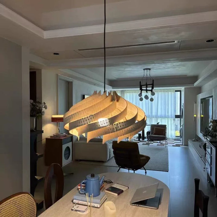 Suspension artistique en bois naturel design chaleureux