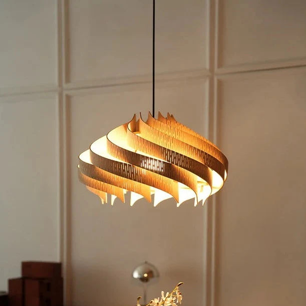 Suspension artistique en bois naturel design chaleureux