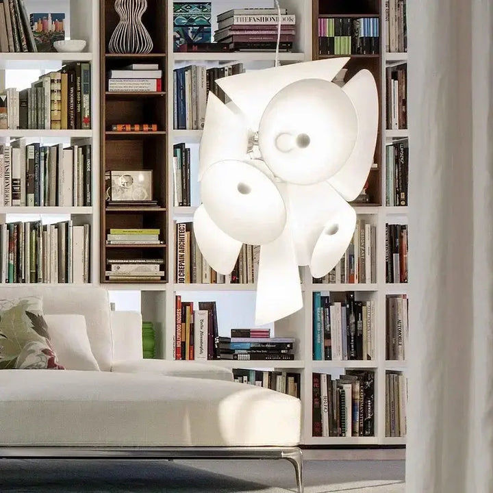 Suspension luminaire artistique en verre blanc effet fleur opalin