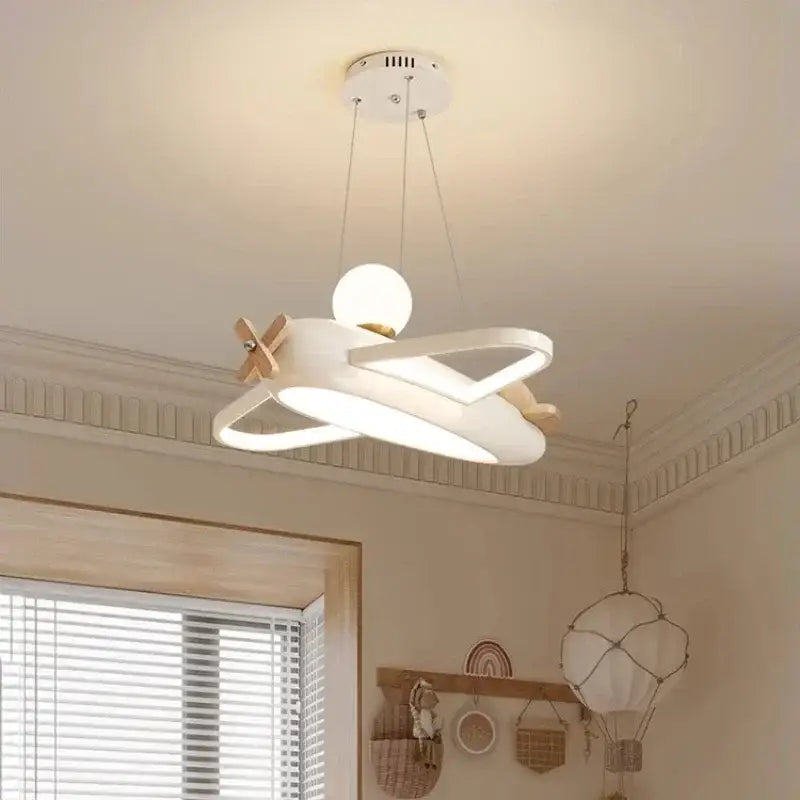 Suspension luminaire en forme d'avion pour chambre d'enfant

