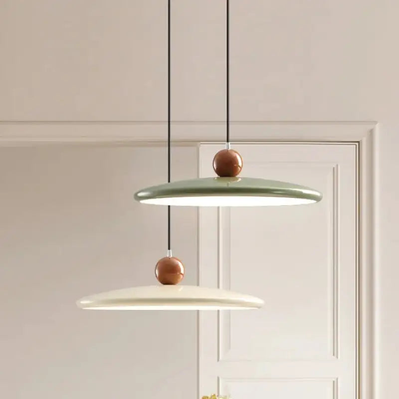 Suspension beige et marron style moderne épuré chic