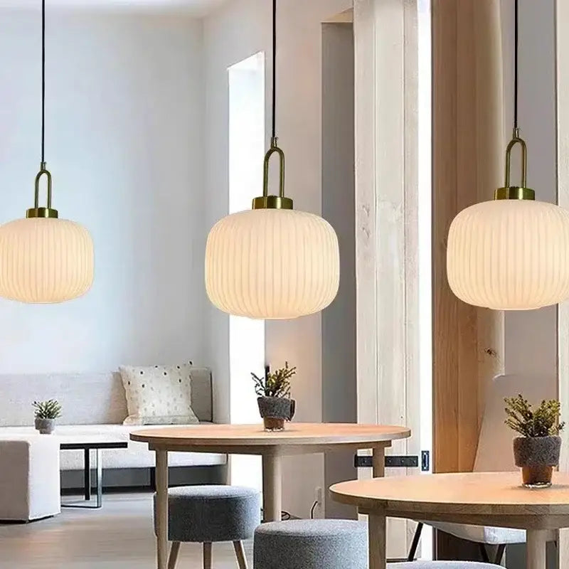 Suspension Luminaire Blanche Au Design Épuré Style Minimaliste