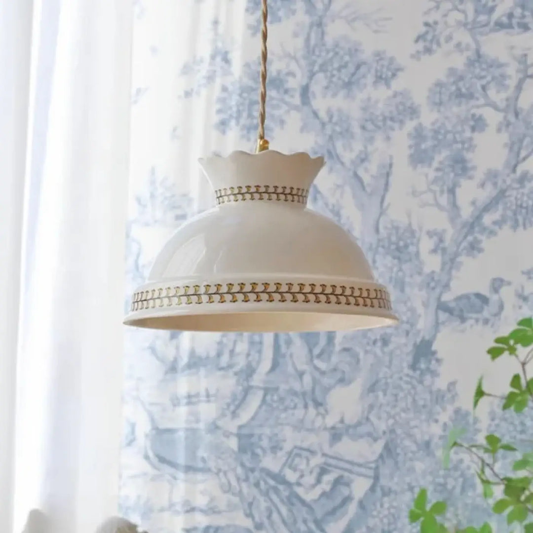 Suspension luminaire blanche en céramique au style ancien