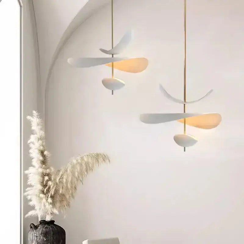 Suspension luminaire blanche design contemporain élégante