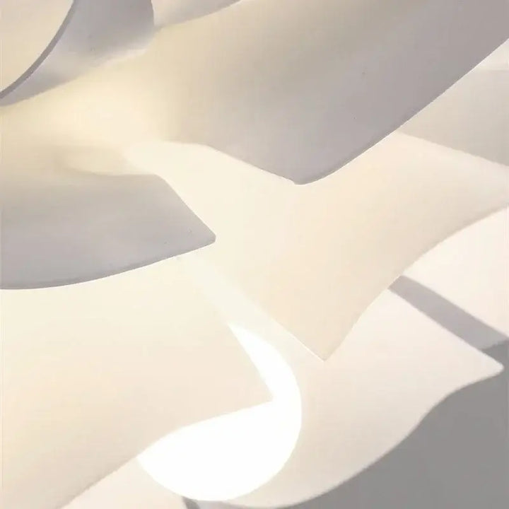 Suspension luminaire blanche en forme de fleur pour salon

