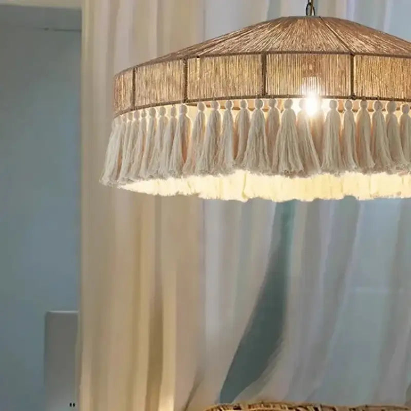 Suspension bohème chic en fibres naturelles chaleureux