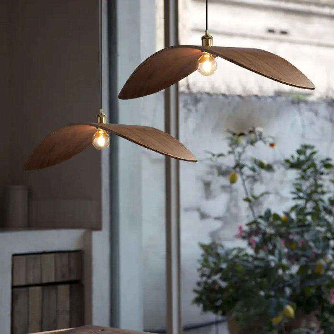 Suspension en bois avec abat‑jour élégant naturel chic