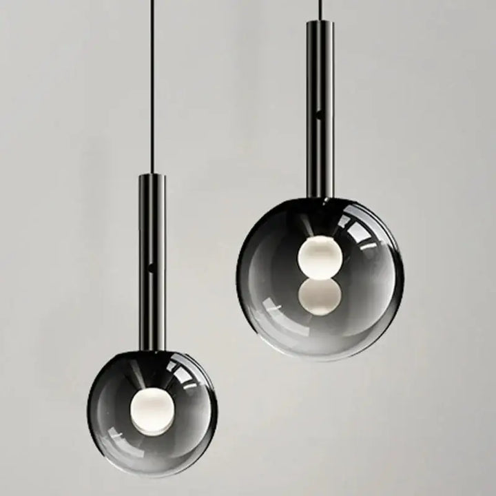 Suspension luminaire boule en verre fumé au style élégant
