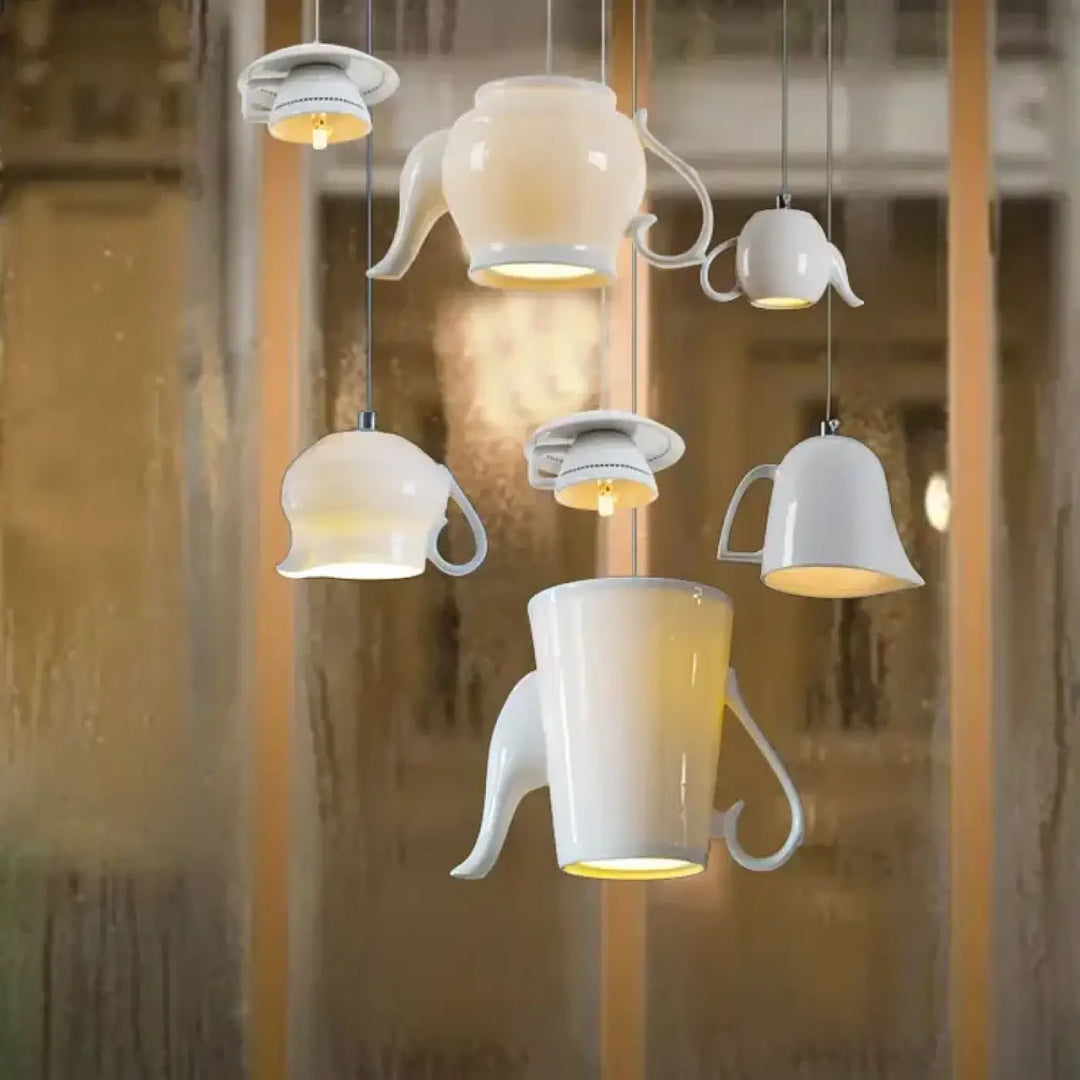 Suspension luminaire ceramica en céramique blanche en forme de théière et tasse avec intérieur lumineux style intemporel