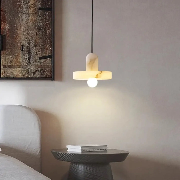 Suspension luminaire contemporaine en pierre marbrée design chic