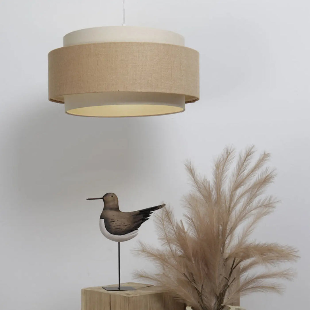 Suspension luminaire doblo boho 50 cm en jute naturel beige à couches avec une lueur chaude intérieure crème