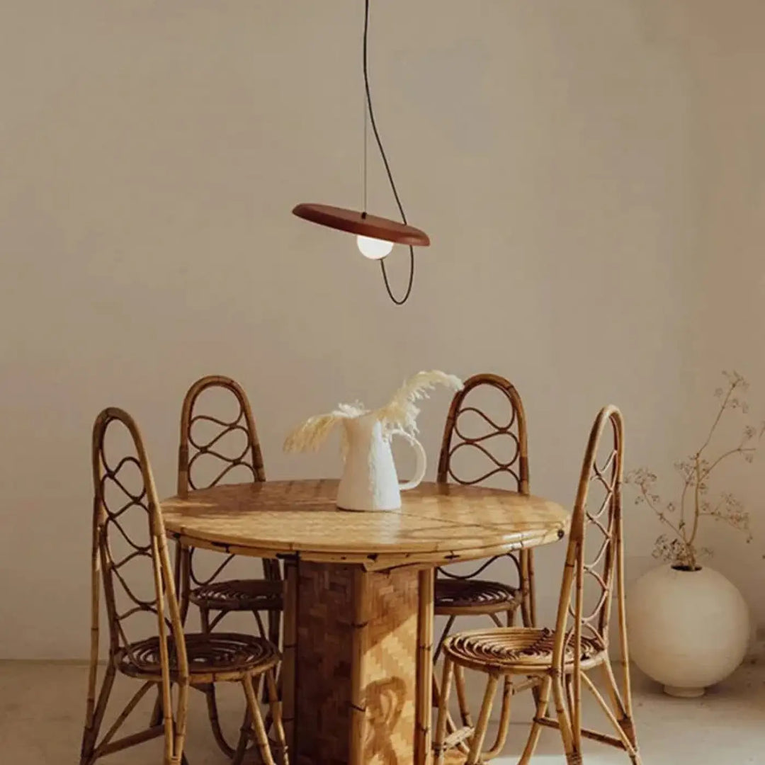 Suspension luminaire design aux formes modernes blanc noir rouge