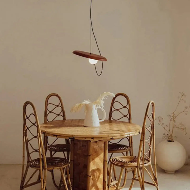 Suspension luminaire design aux formes modernes blanc noir rouge