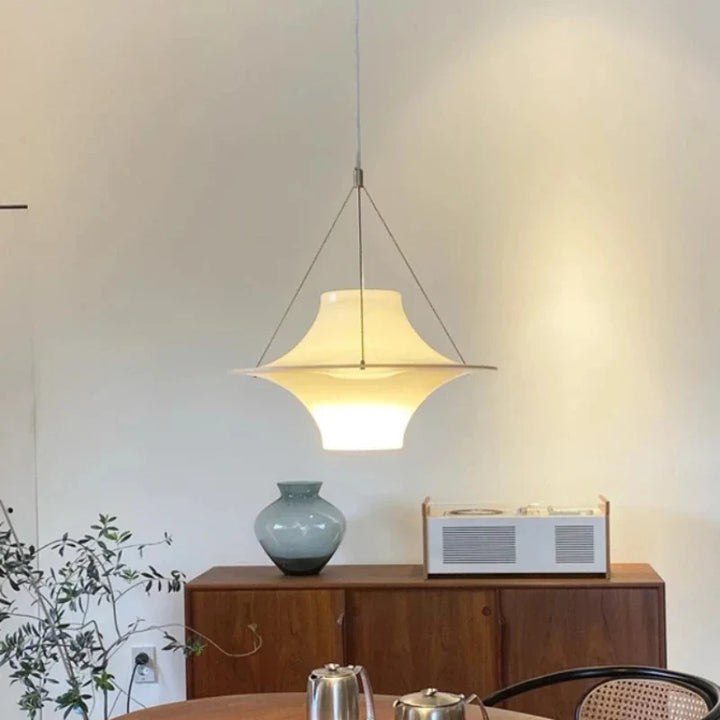 Suspension luminaire design blanc sculptural moderne et chic