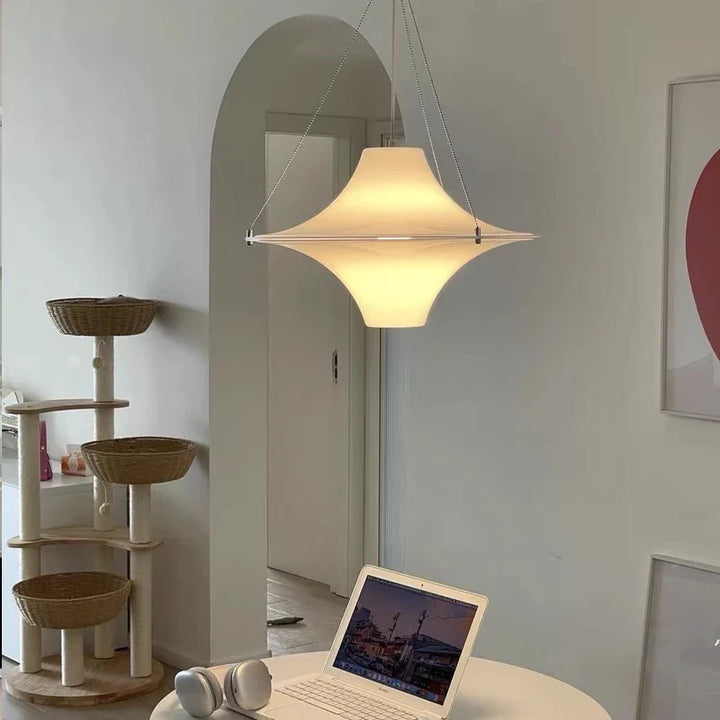Suspension luminaire design blanc sculptural moderne et chic