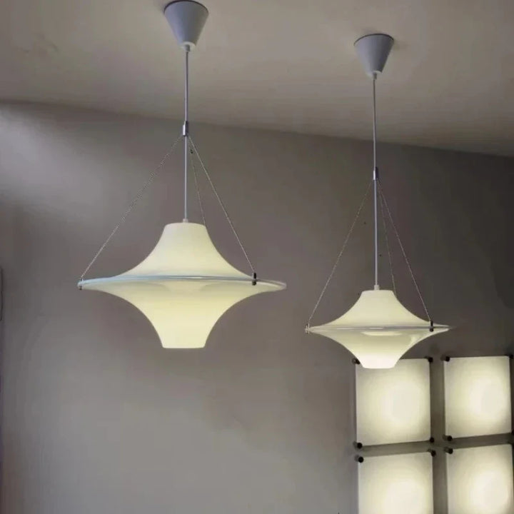 Suspension luminaire design blanc sculptural moderne et chic