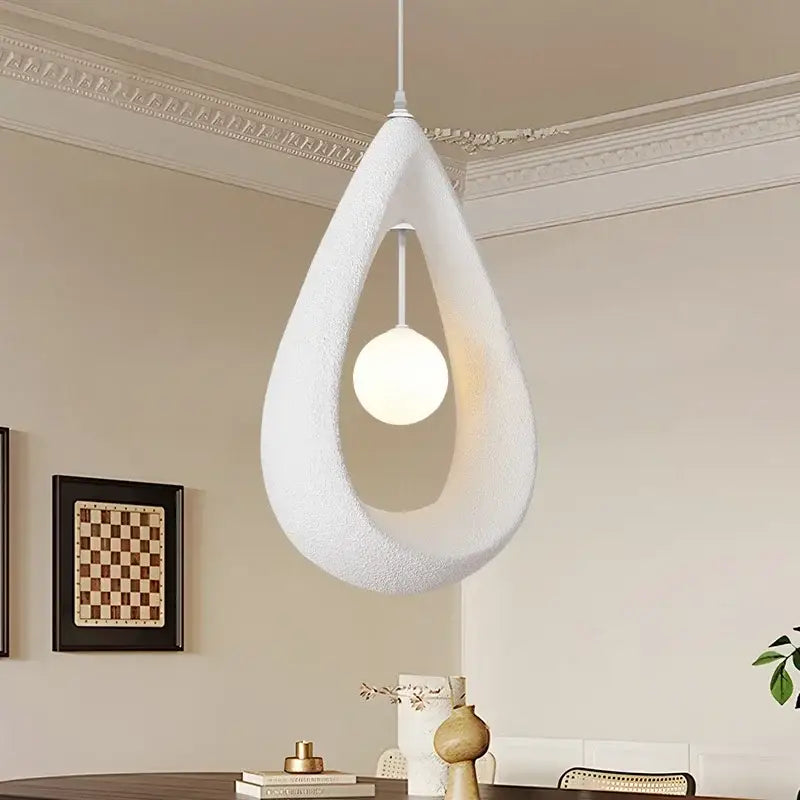 Suspension luminaire design blanche à anneau organique épuré