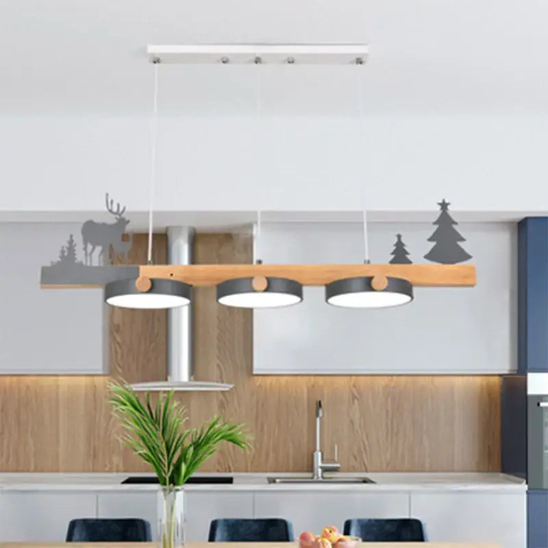 Suspension luminaire design en bois avec décor nature élégant