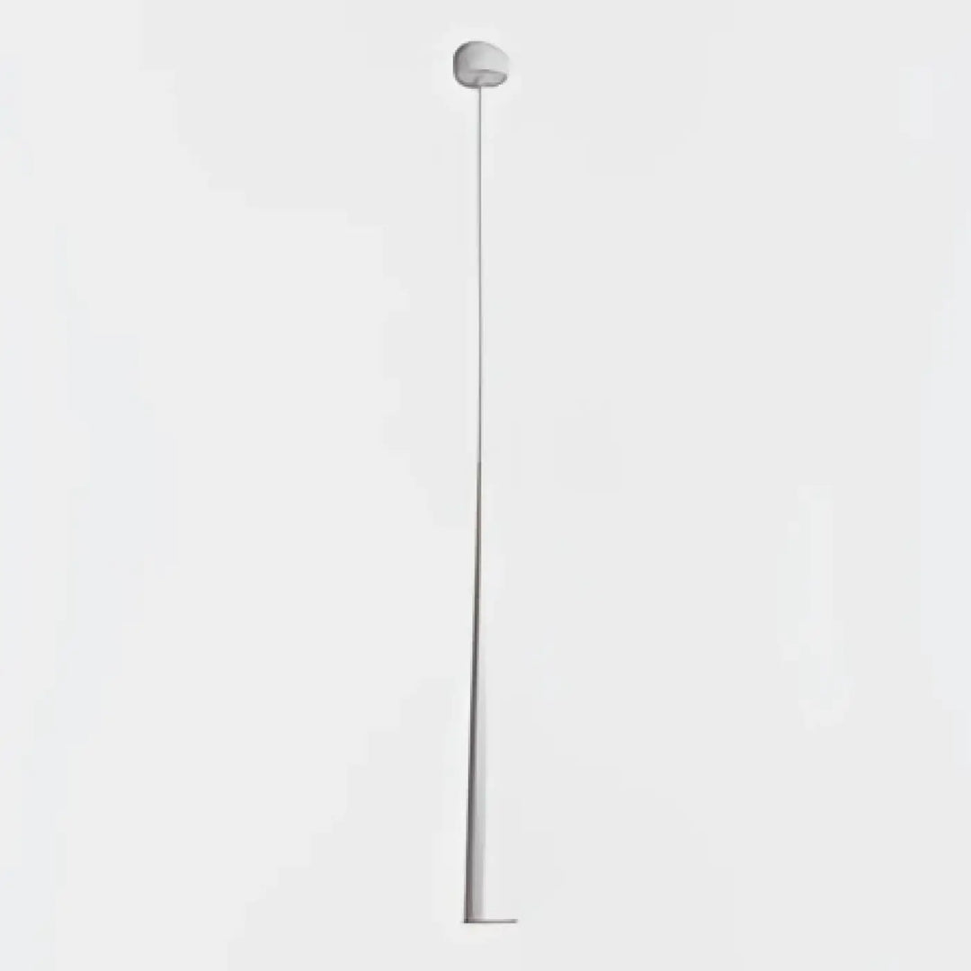 Suspension luminaire spira blanc minimaliste avec design cylindrique effilé et accent doré subtil à la base