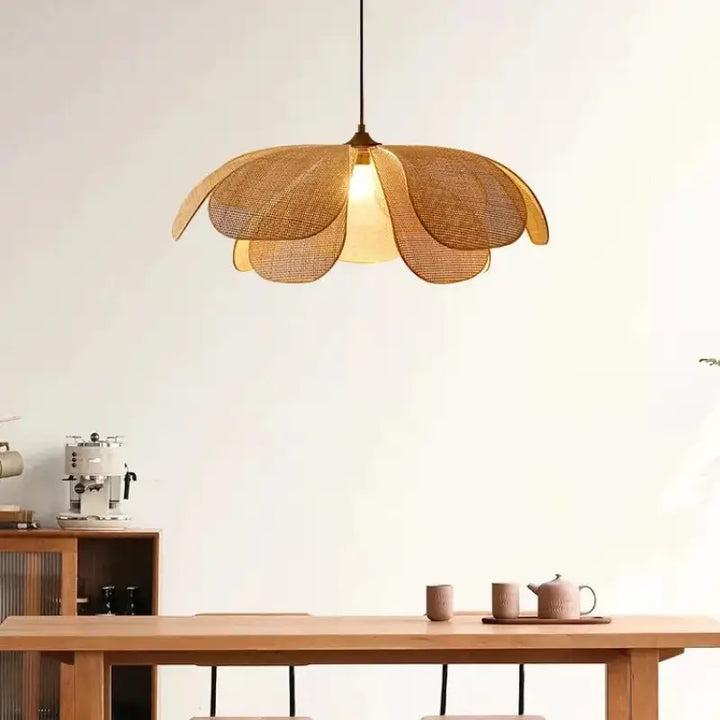 Suspension luminaire design florale en rotin tressé au style bohème