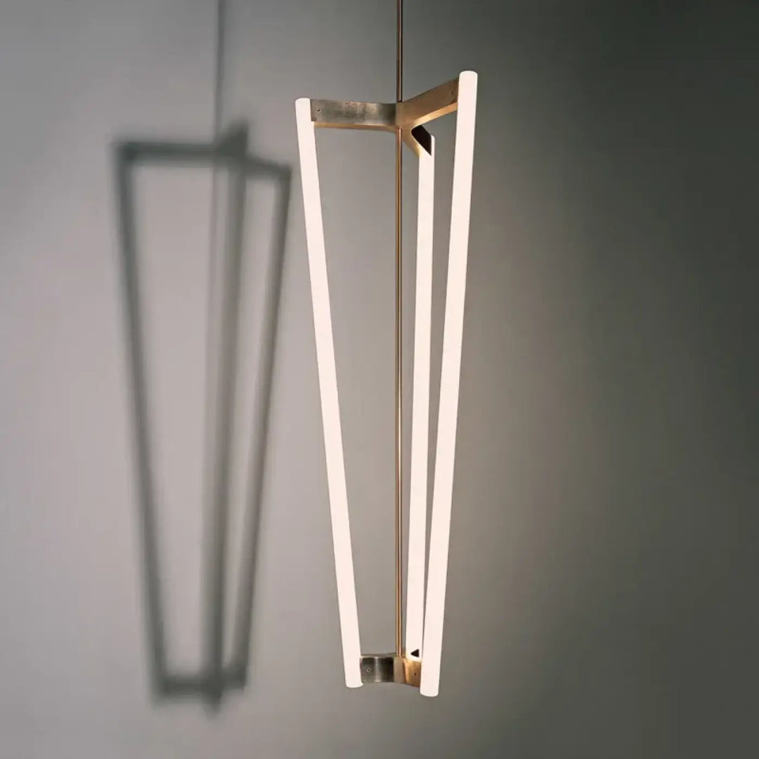 Suspension luminaire riana avec panneaux acryliques blancs et structure en laiton poli pour lampes suspendues modernes