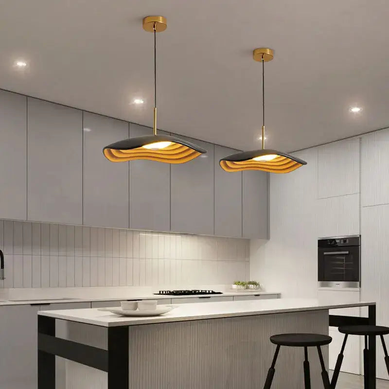 Suspension luminaire au design italien pour cuisine tendance

