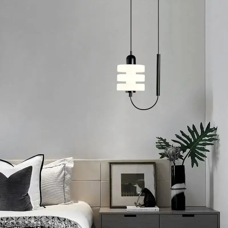 Suspension luminaire design minimaliste en verre blanc et noir