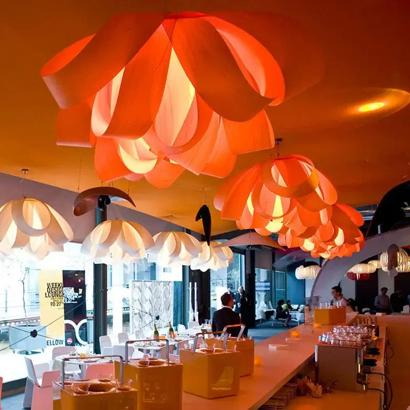 Suspension luminaire design organique en rubans de bois naturel